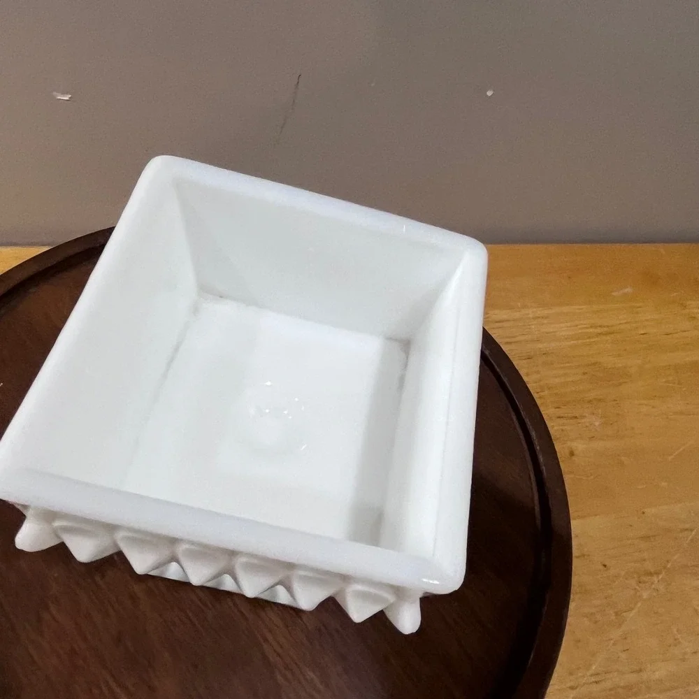 Vtg Westmoreland White Milk Glass Wedding Cake Box Dish Lidded Teardrop 7.5